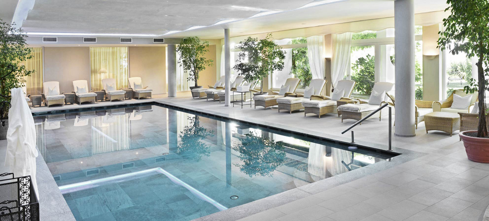 la piscine intérieure moderne du Giardino Marling